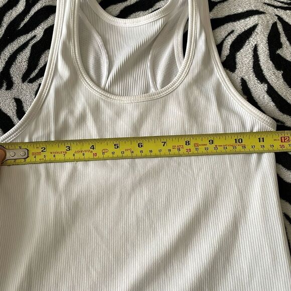 Bundle set of 4 women’s under armour pants, leggings, skirt tank top gym outfit - Picture 15 of 16